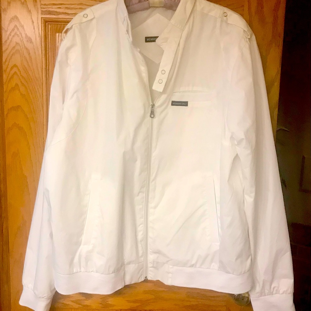 OFFICIAL MEMBERS ONLY WHITE RETRO JACKET -- WHITE NEW!